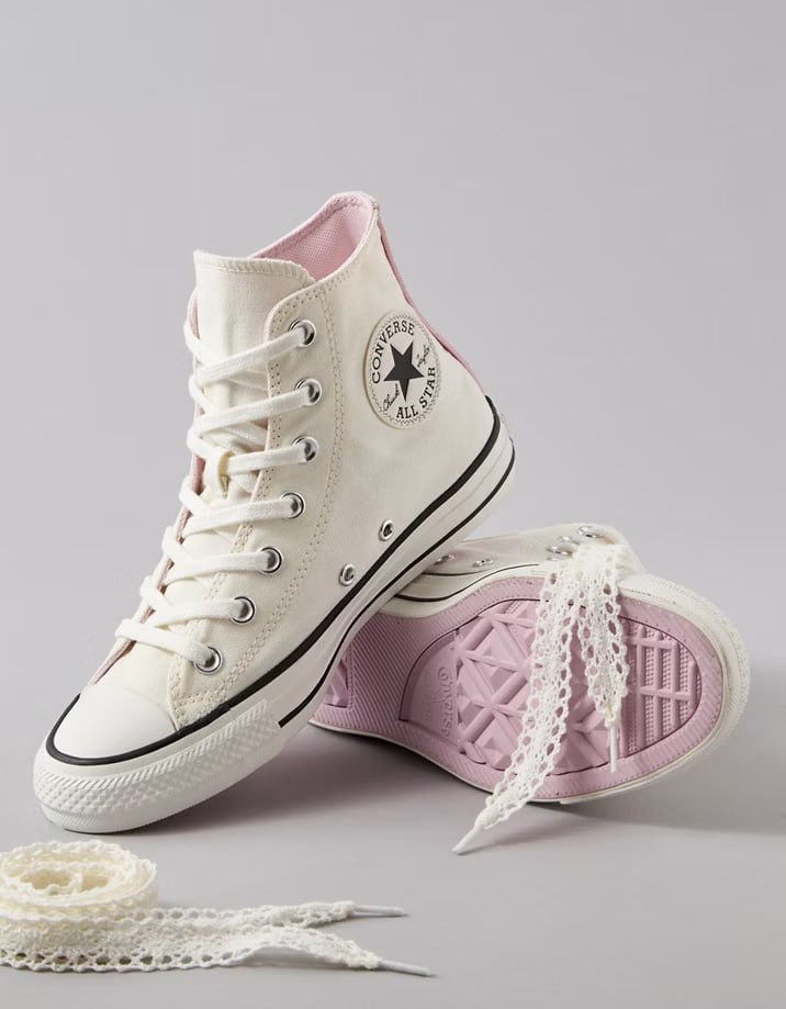 استایل کانورس زنانه؛ کفش و پوشاک Converse در ترکیه